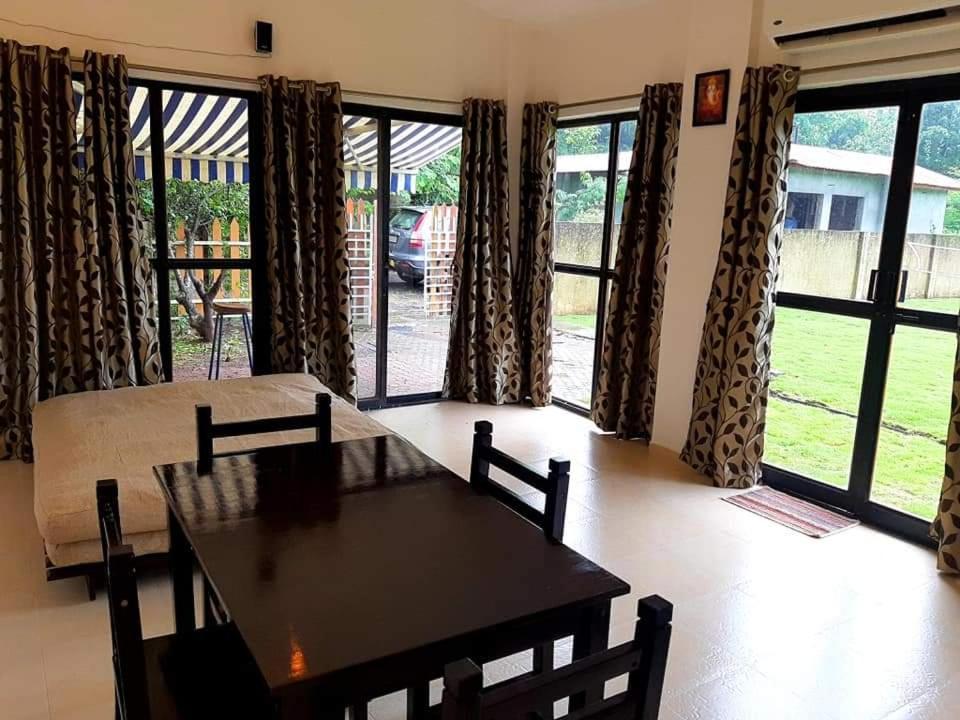 Chalet Ahaz, The Place Of Privacy With Outside Sitting Karjat Luaran gambar