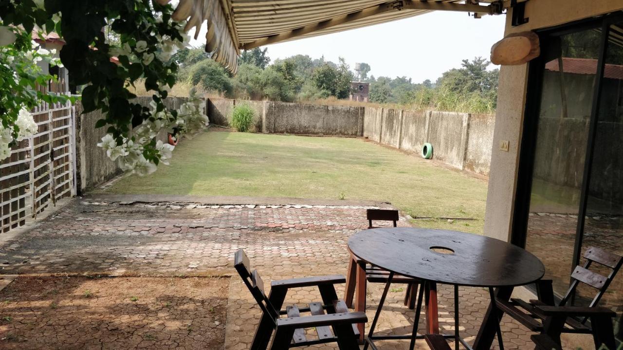 Chalet Ahaz, The Place Of Privacy With Outside Sitting Karjat Luaran gambar